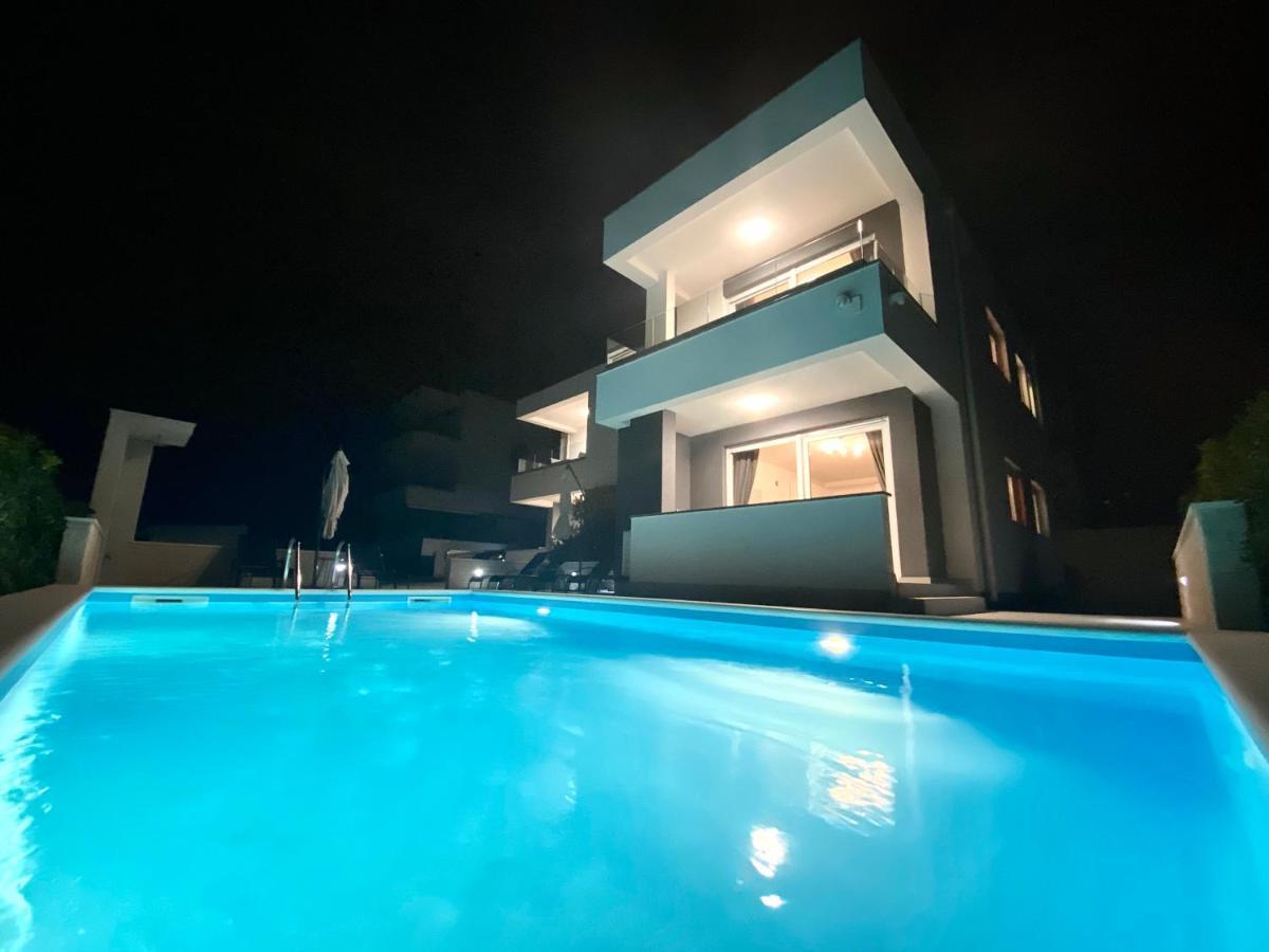Fantasy Pool Villa نوفاليا المظهر الخارجي الصورة