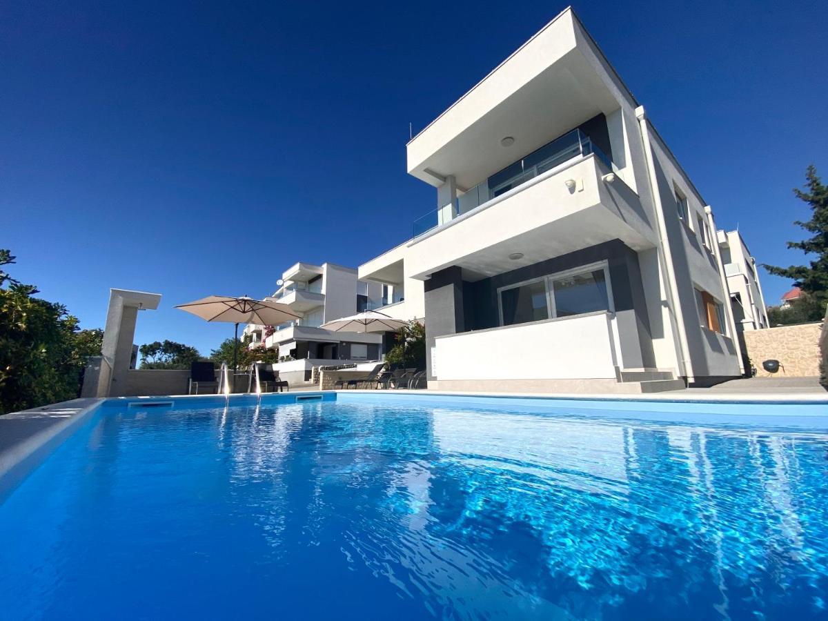 Fantasy Pool Villa نوفاليا المظهر الخارجي الصورة