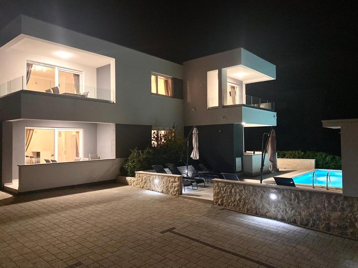 Fantasy Pool Villa نوفاليا المظهر الخارجي الصورة