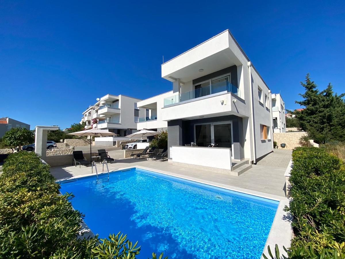 Fantasy Pool Villa نوفاليا المظهر الخارجي الصورة
