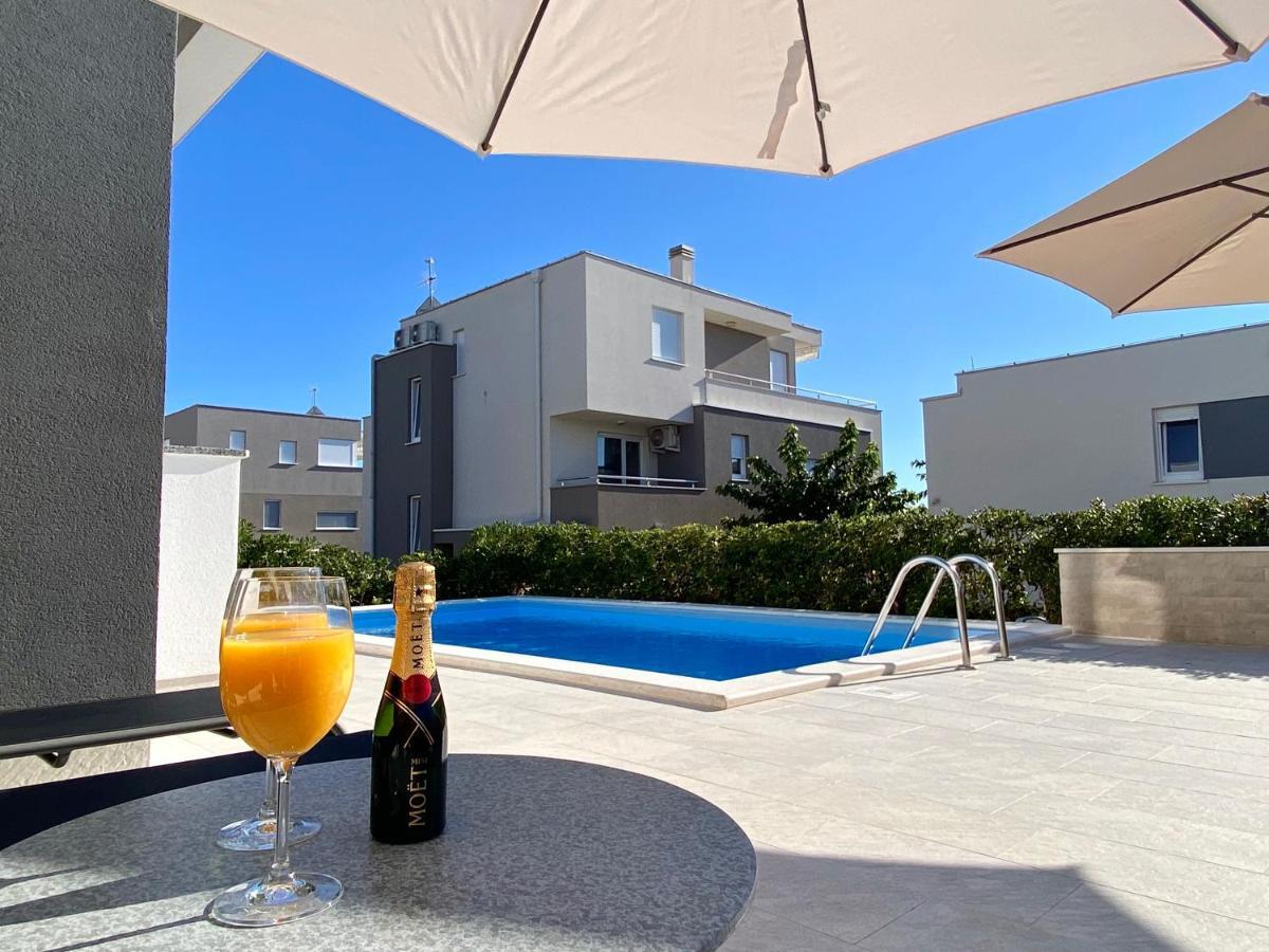 Fantasy Pool Villa نوفاليا المظهر الخارجي الصورة